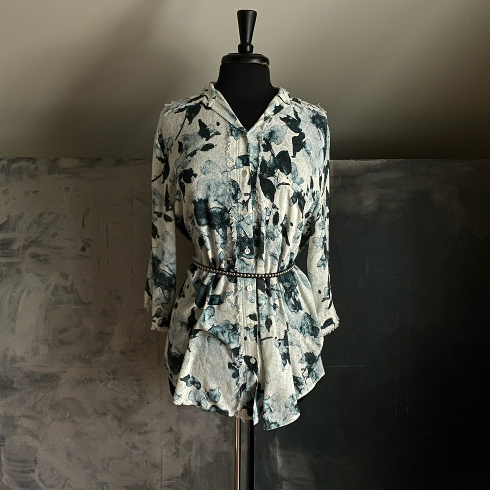 Raquel Allegra blue floral print button up shirt